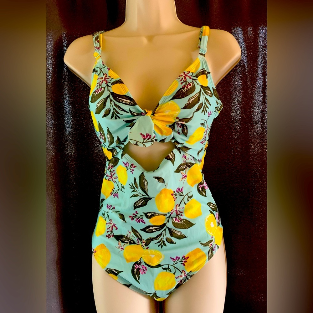Women’s one piece swimwear